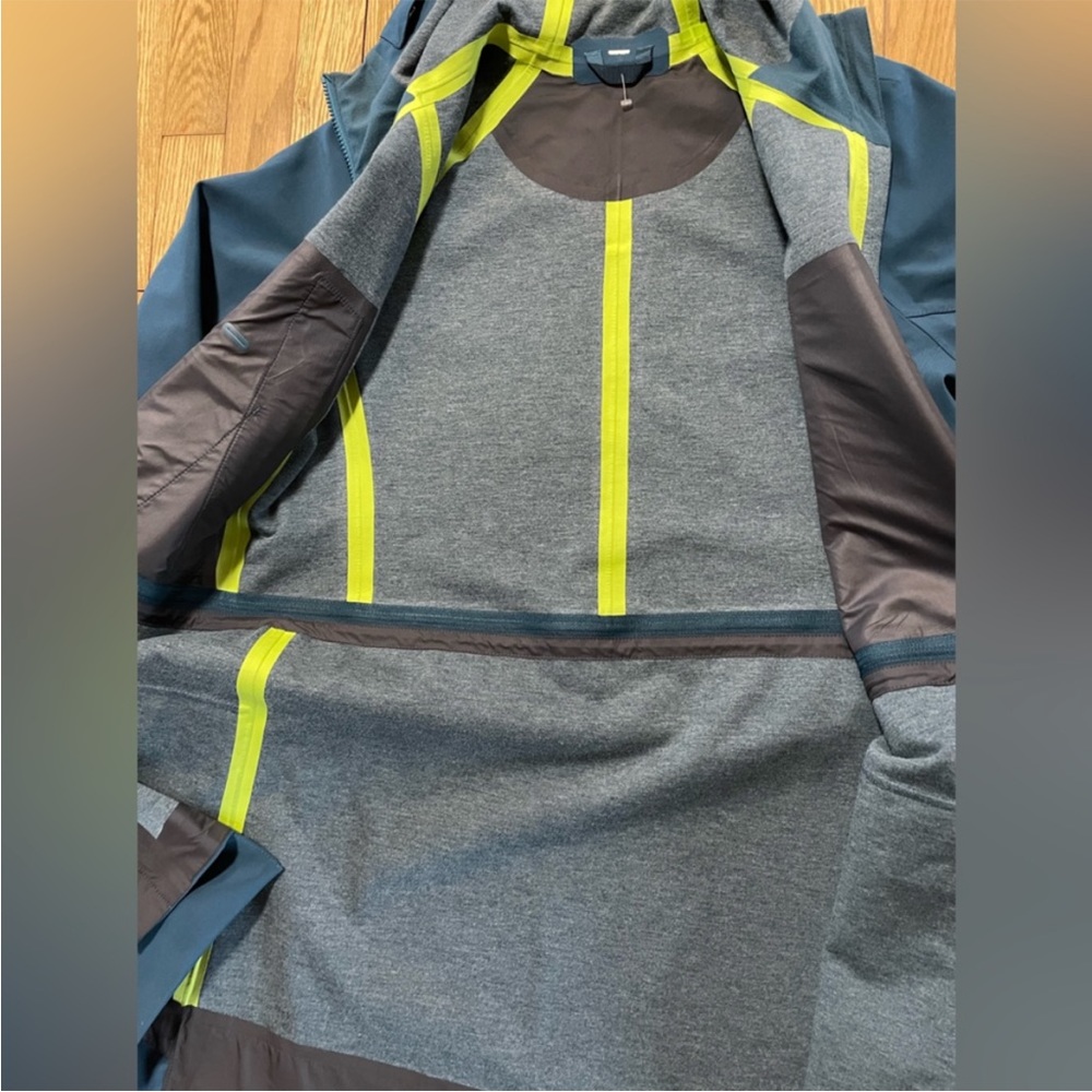 LULULEMON Rain Or Shine Interchangeable Hooded Jacket - Alberta Lake - Sz 12 - Picture 12 of 16
